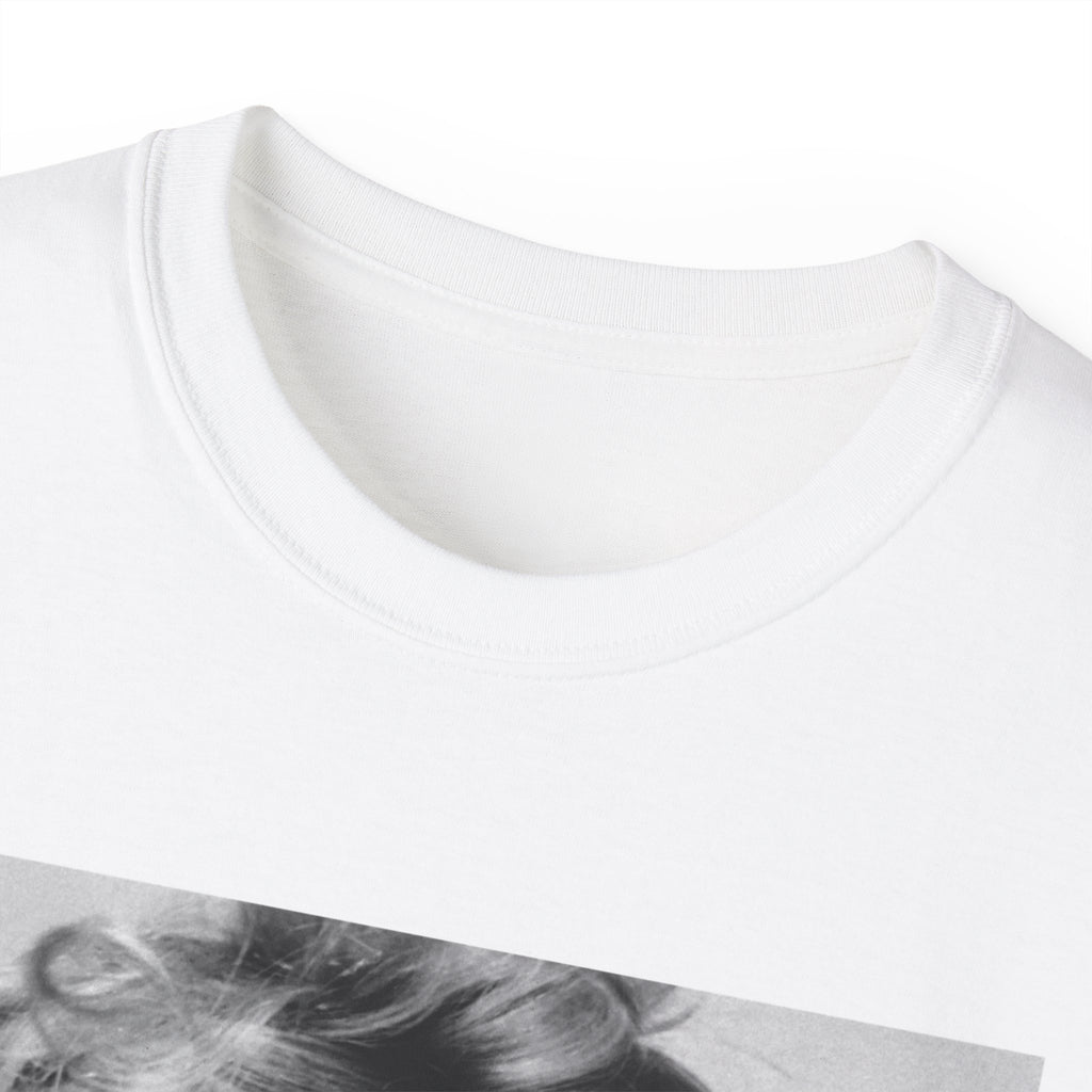 T shirt "Kinda Chic To Have Secrets"