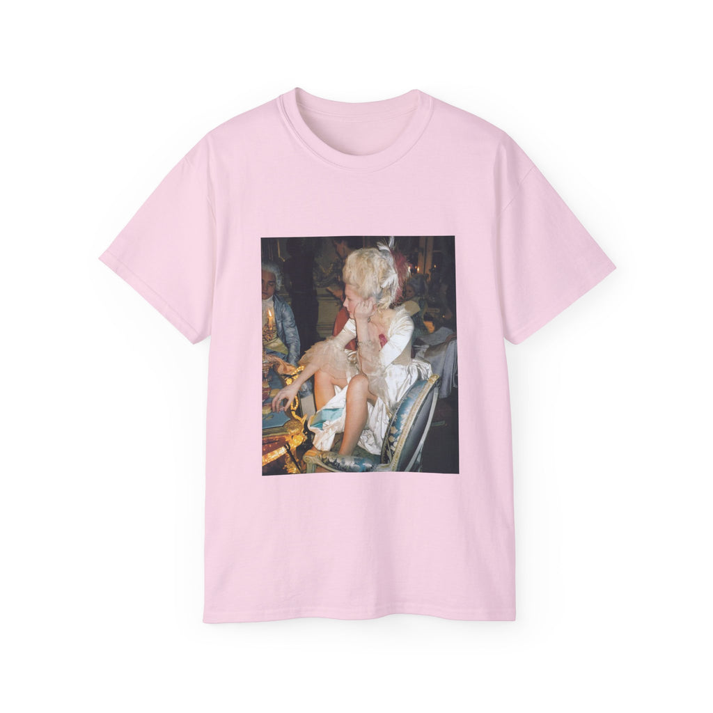 t-shirt unisexe 100% coton rose avec imprimé marie antoinette de sofia coppola par Atelier 20h20