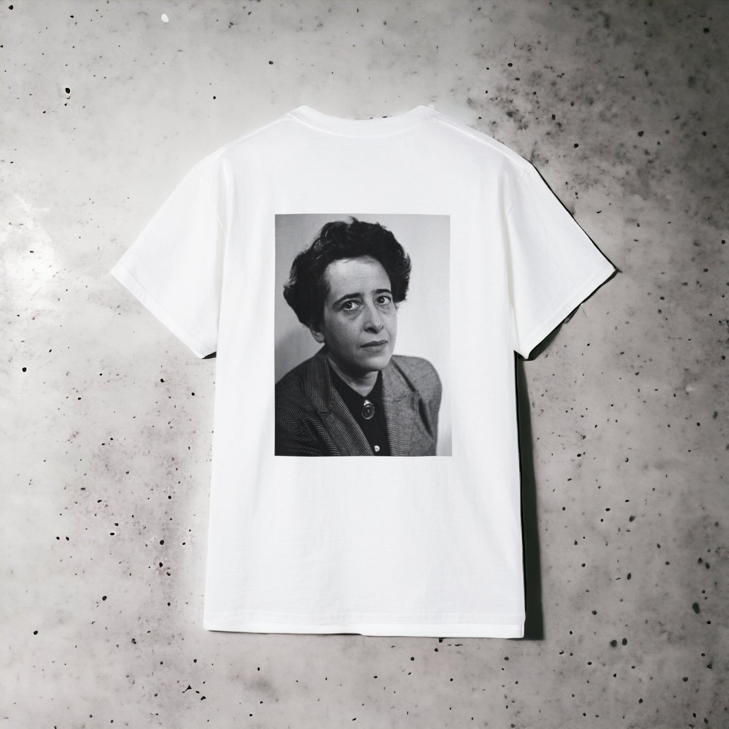 Hannah Arendt - Politicians sucks - Unisex Ultra Cotton White Tee