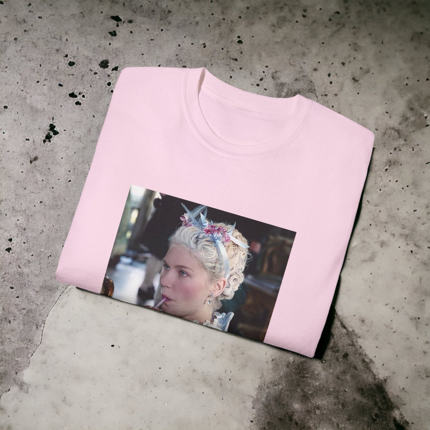 Marie-Antoinette drinking - Unisex Ultra Cotton Black, White or Pink Tee